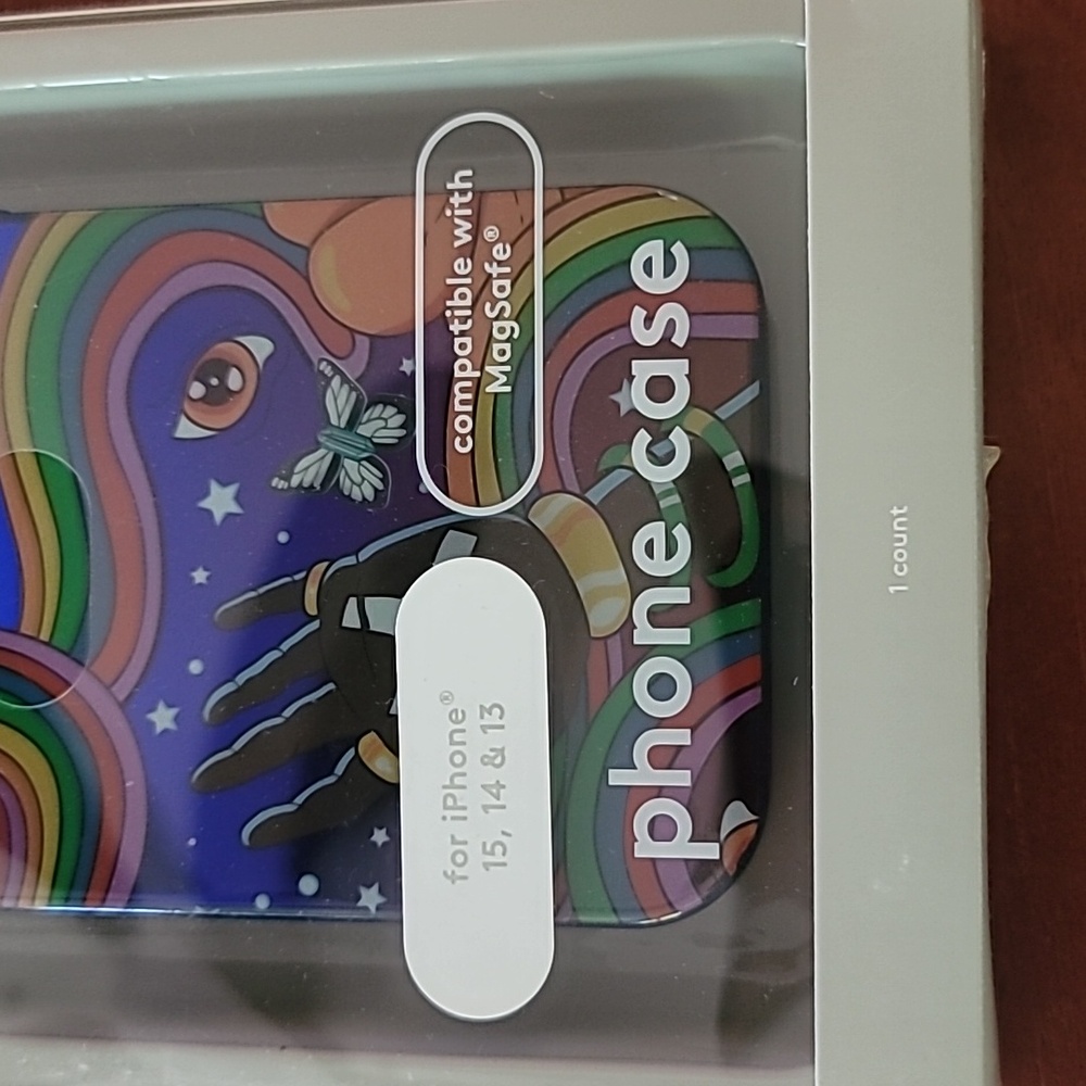 Heyday Apple iPhone 15, 14, and 13 Butterfly Case w/ MagSafe Ameen Taahir Collab - Picture 5 of 14